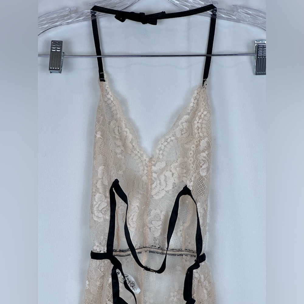 Oh La La Cheri Paris Willow Lace Thong Teddy- One Size - Picture 12 of 12